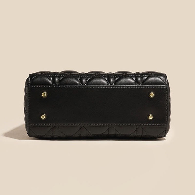 Women’s Small Quilted Minimalist Shoulder Handbag In Gold Hardware