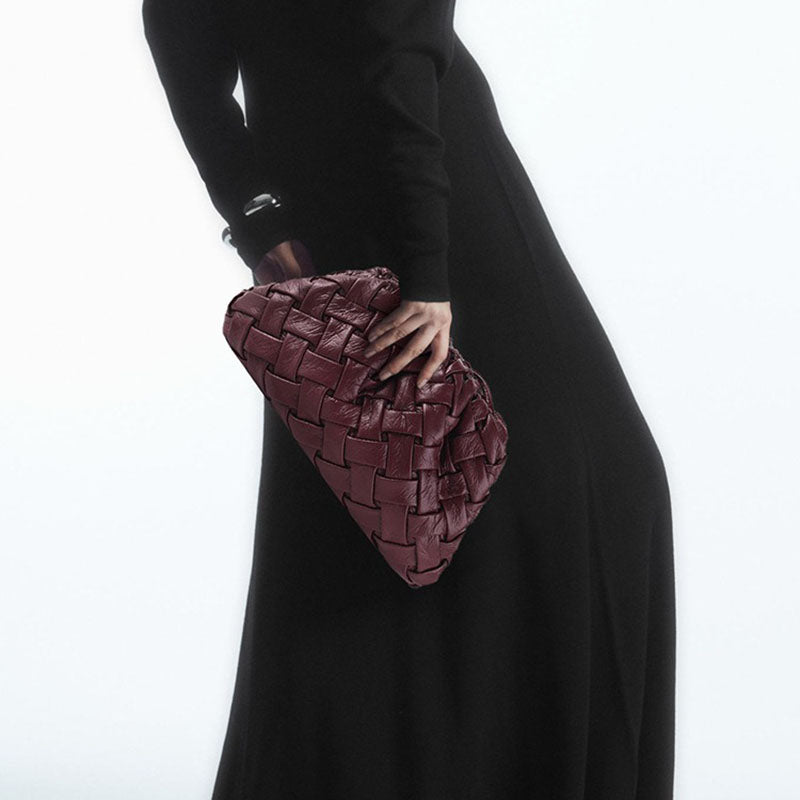 Women’s Minimalist Woven Pleated Cloud Shaped Crossbody Clutch Bag