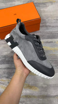 Bouncing Sneakers in grey and black