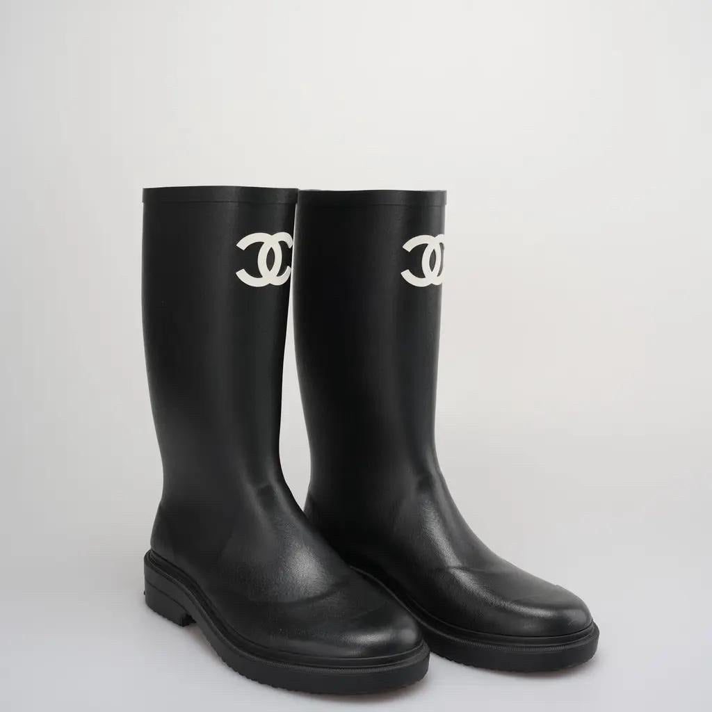Pearl Detail Tall Boots in black