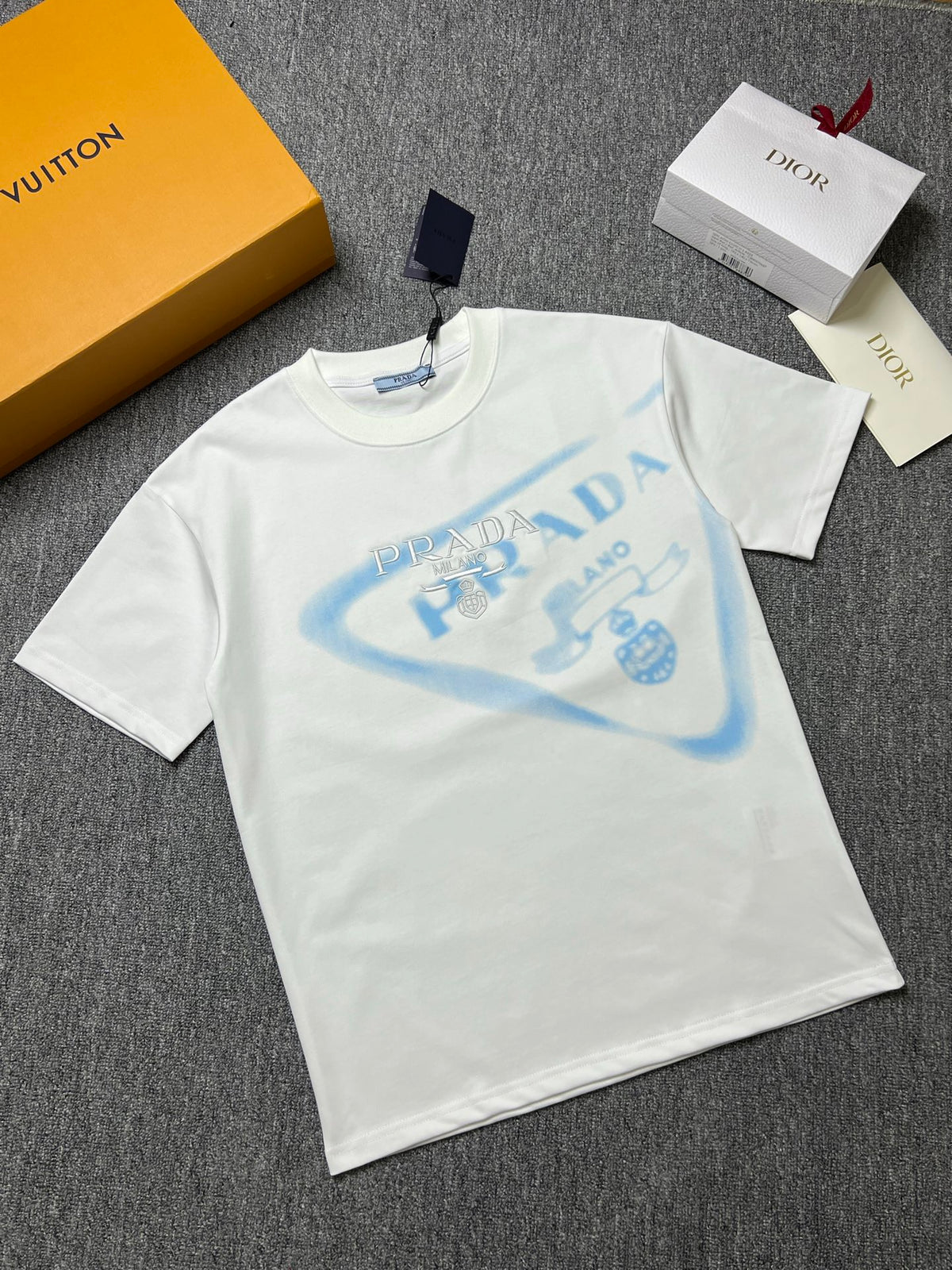 Spray Logo T-Shirt in white and pale blue