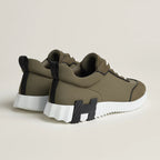 Bouncing Sneakers in olive green and white