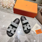 Chypre Sandals in light grey and black