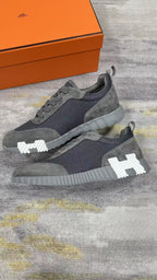Bouncing Sneakers in grey