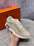 Bouncing Sneakers in beige and white