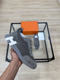 Bouncing Sneakers in grey