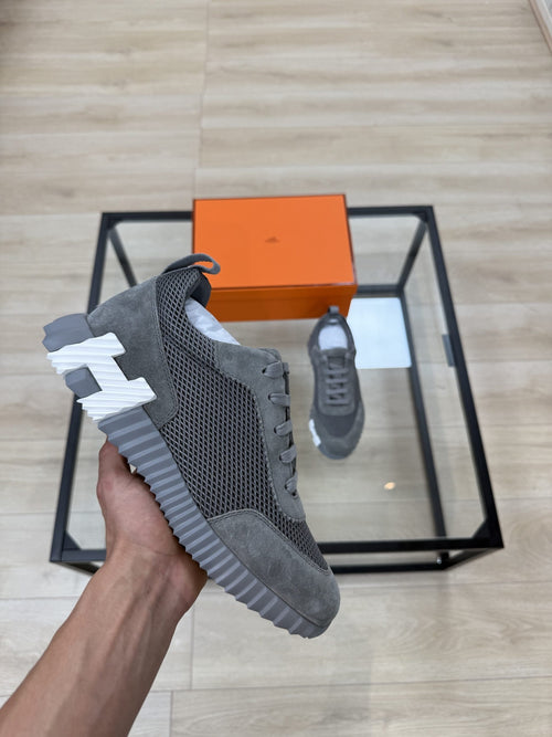 Bouncing Sneakers in grey