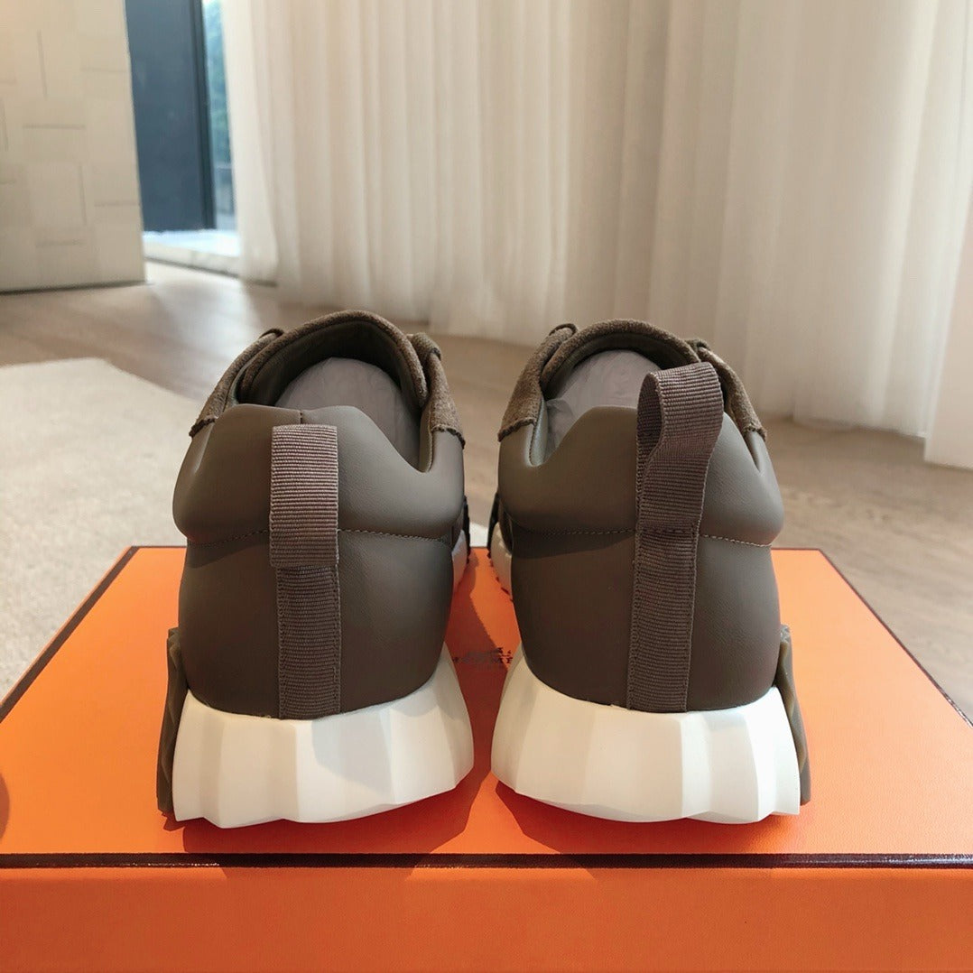 Bouncing Sneakers in etoupe brown