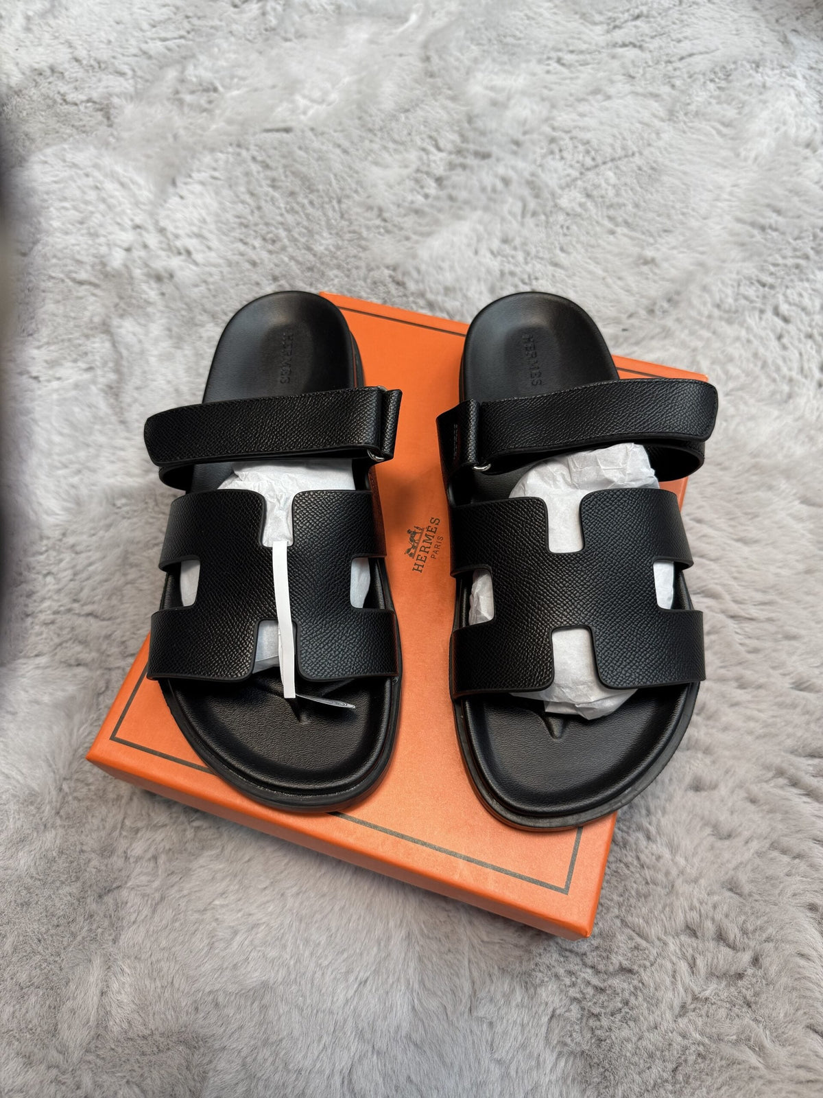 Chypre Sandals in black