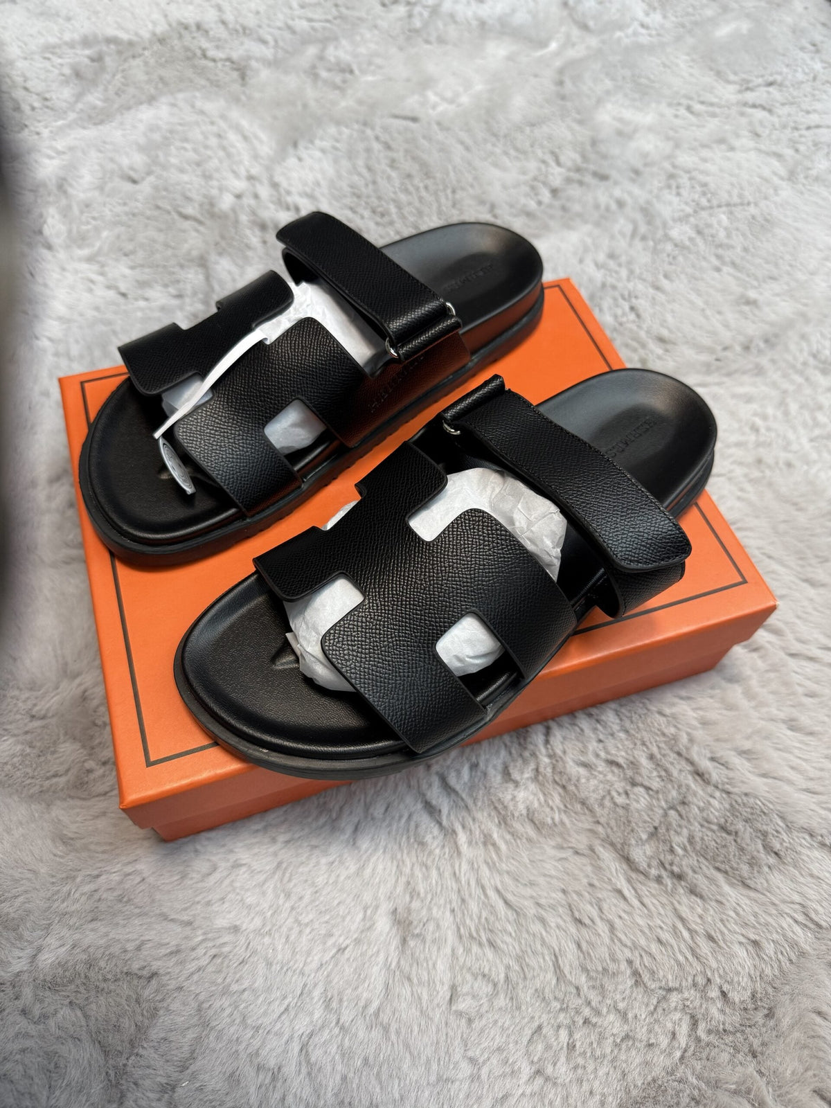 Chypre Sandals in black