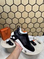 Bouncing Sneakers in black and white
