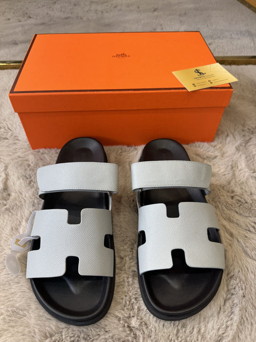 Chypre Sandals in light grey and black