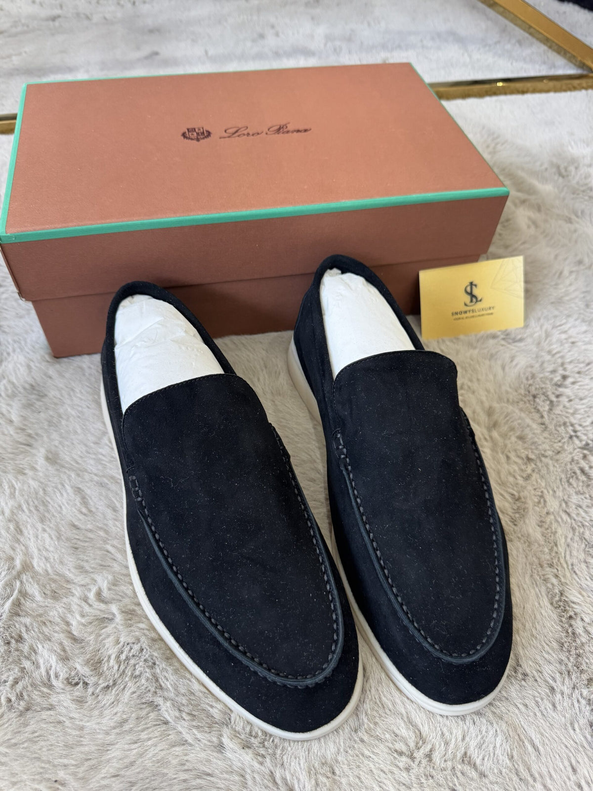 Summer Walk Loafers in black and white