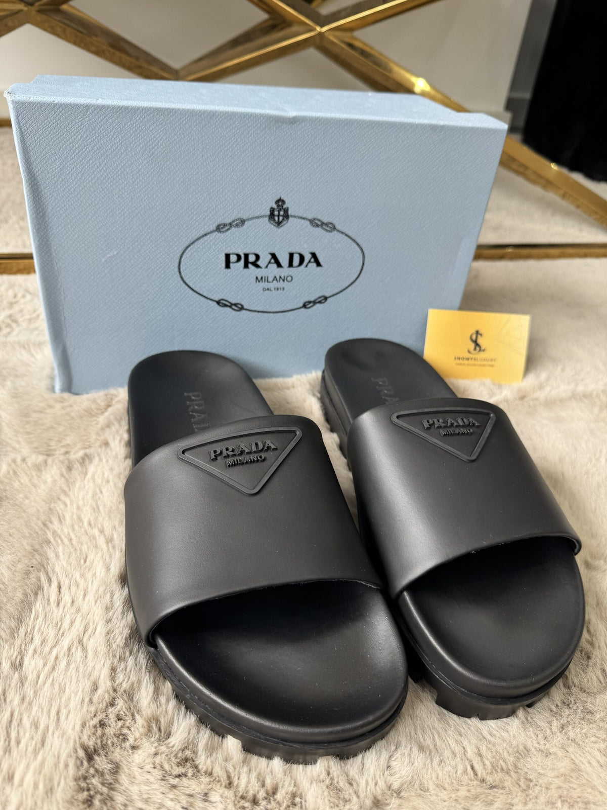 Triangle Detail Leather Slides in black