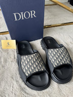 Alpha Oblique Slides in black and grey