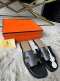 Oran Sandals in black