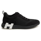 Bouncing Sneakers in black and white