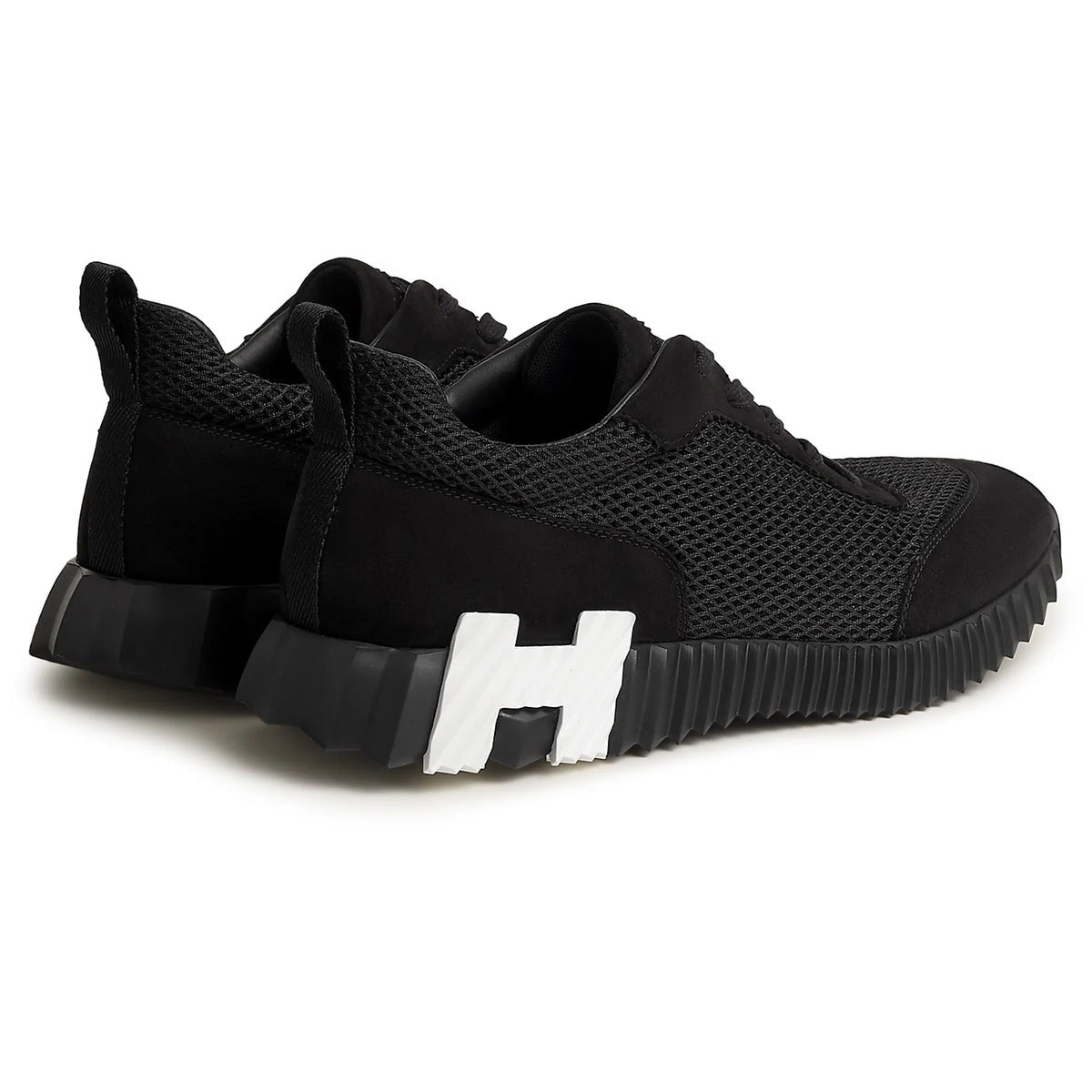 Bouncing Sneakers in black and white