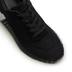 Bouncing Sneakers in black and white