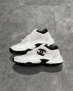 Runner Sneakers in white and black