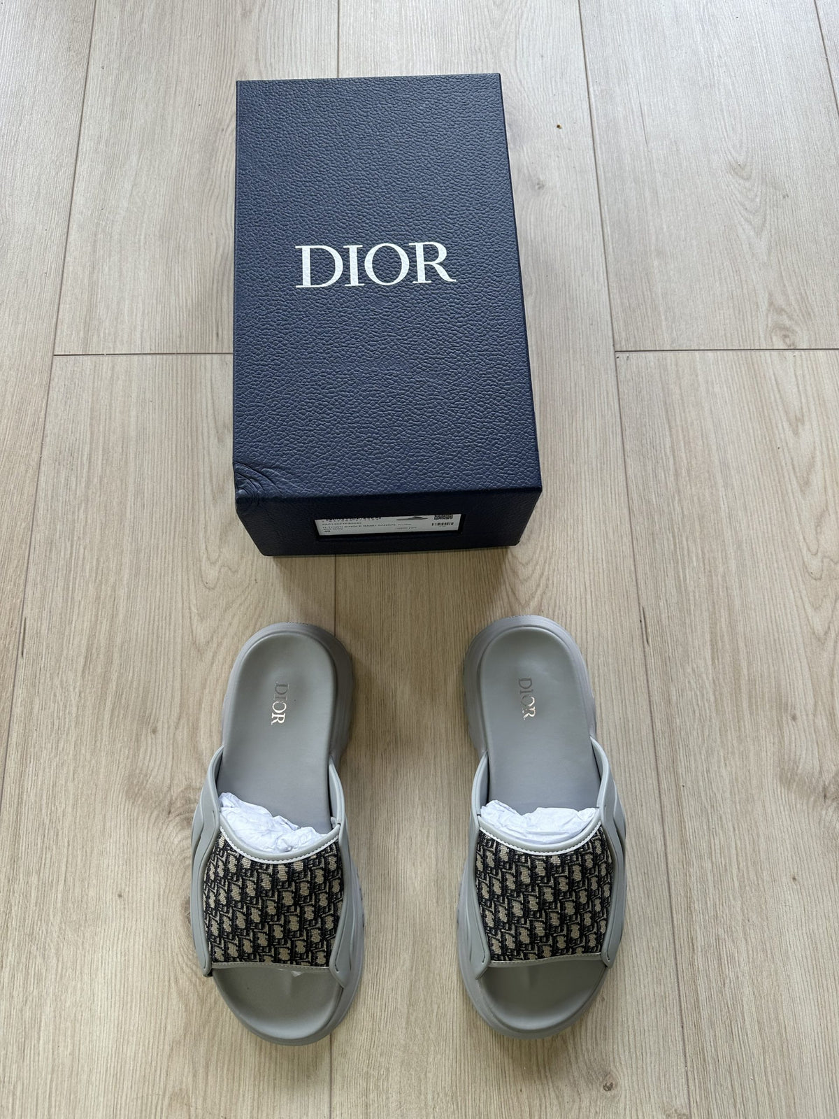 Aqua Oblique Slides in grey