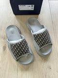 Aqua Oblique Slides in grey