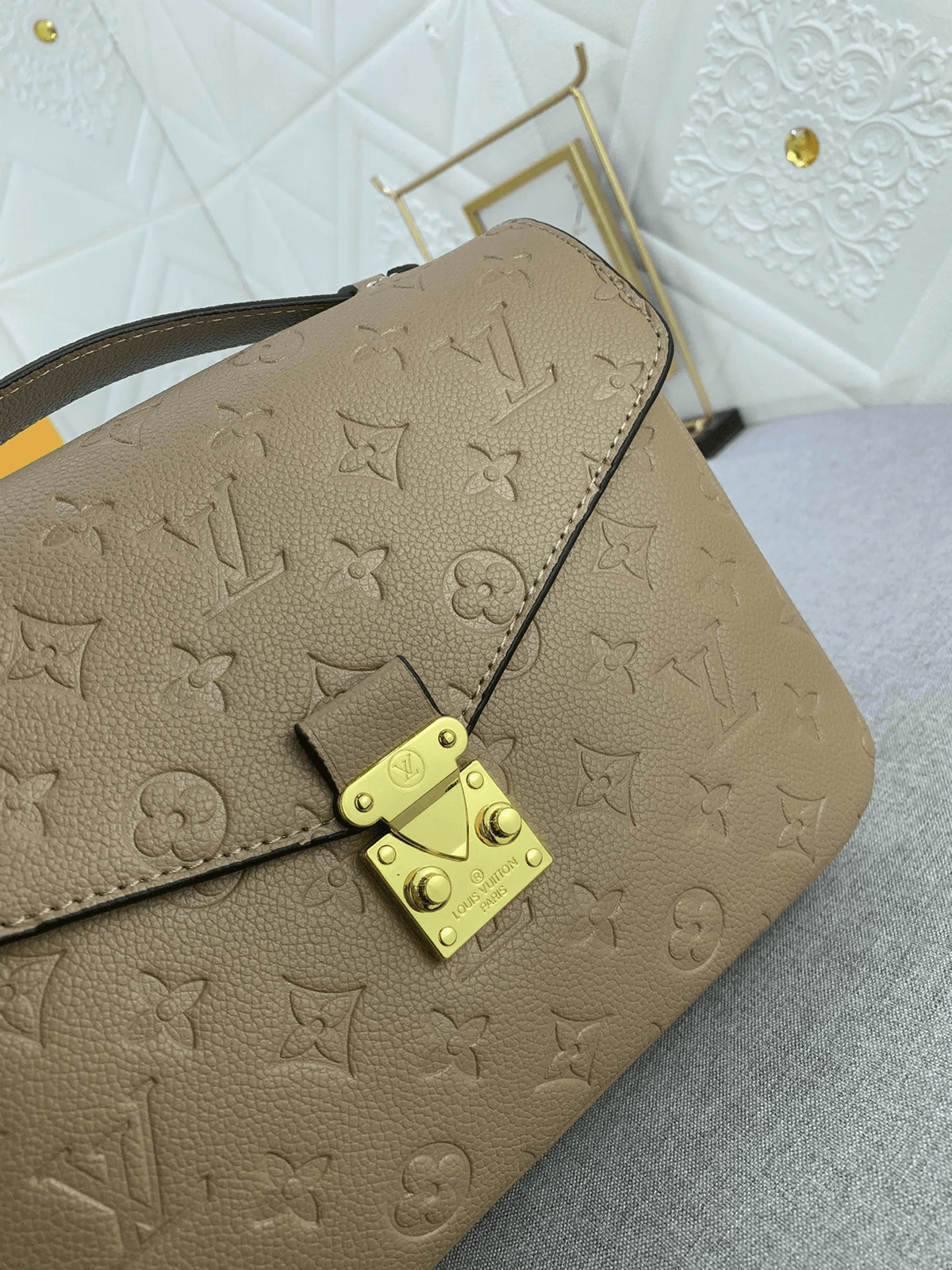 Pochette Métis Bag in taupe beige